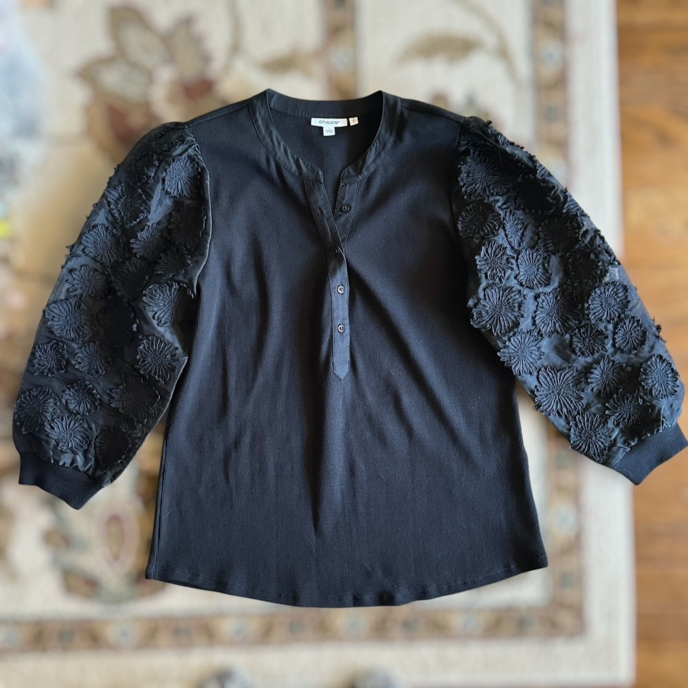 Chicos Shirt Blouse Women's Size Large Black Puff Sleeve Floral Appliqué Pattern